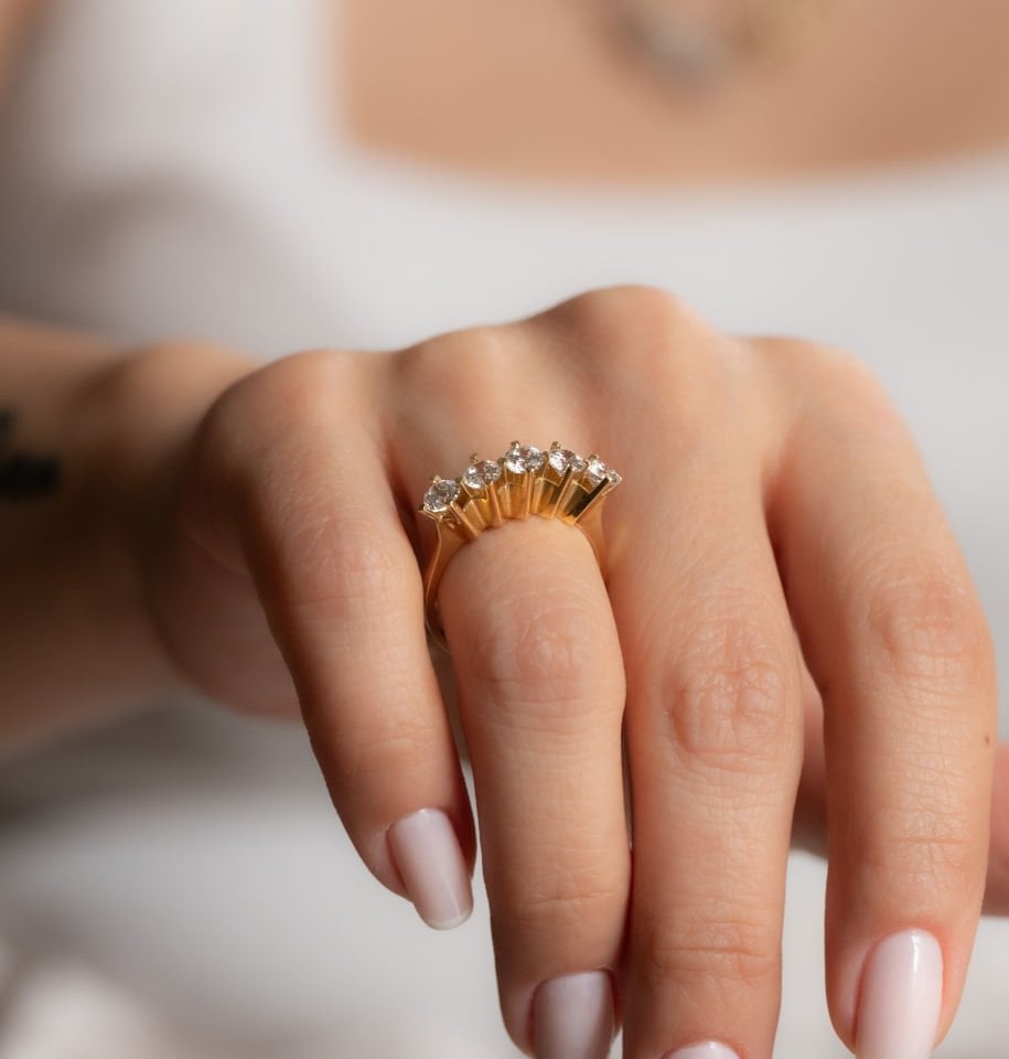 ALTIN BEŞTAŞ YÜZÜK