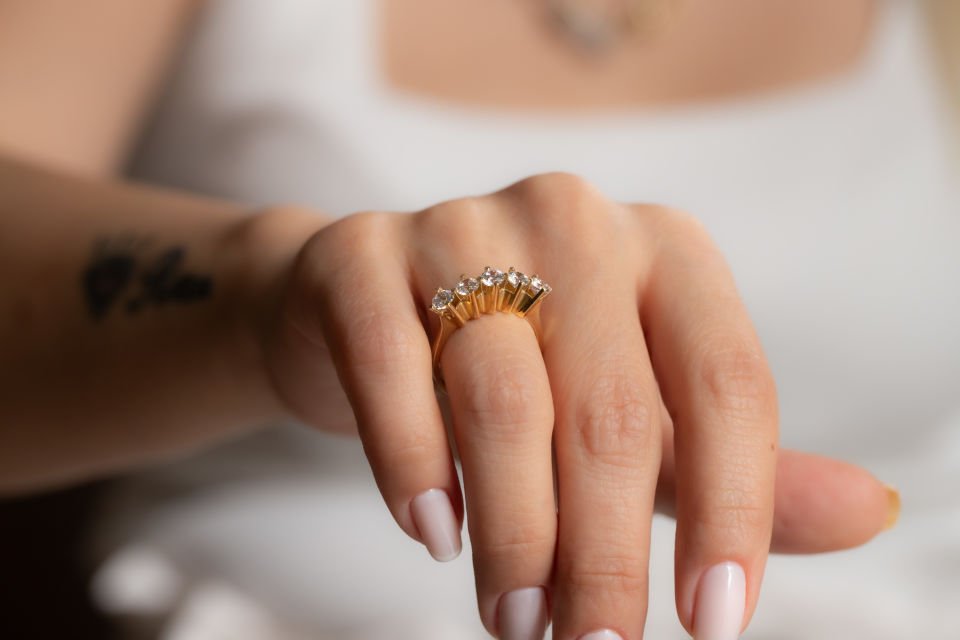 ALTIN BEŞTAŞ YÜZÜK