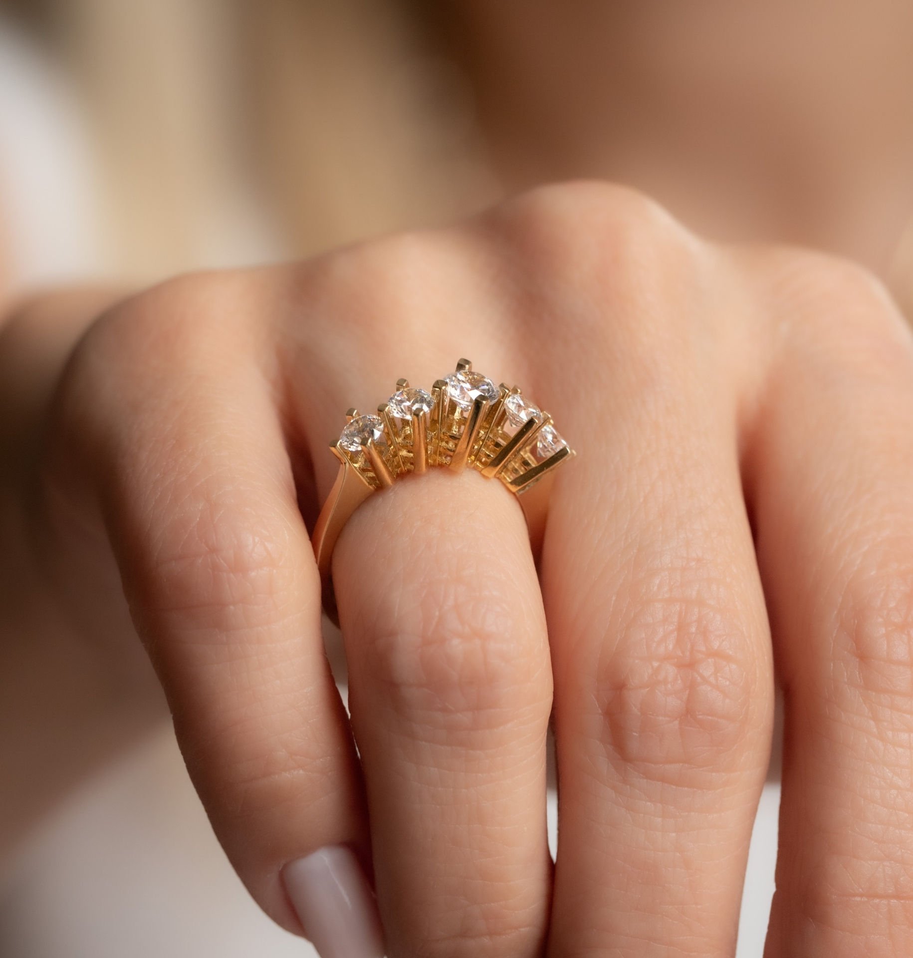 ALTIN BEŞTAŞ YÜZÜK