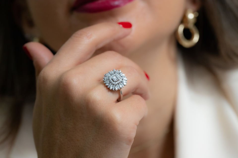 0.35 KARAT TASARIM PIRLANTA YÜZÜK