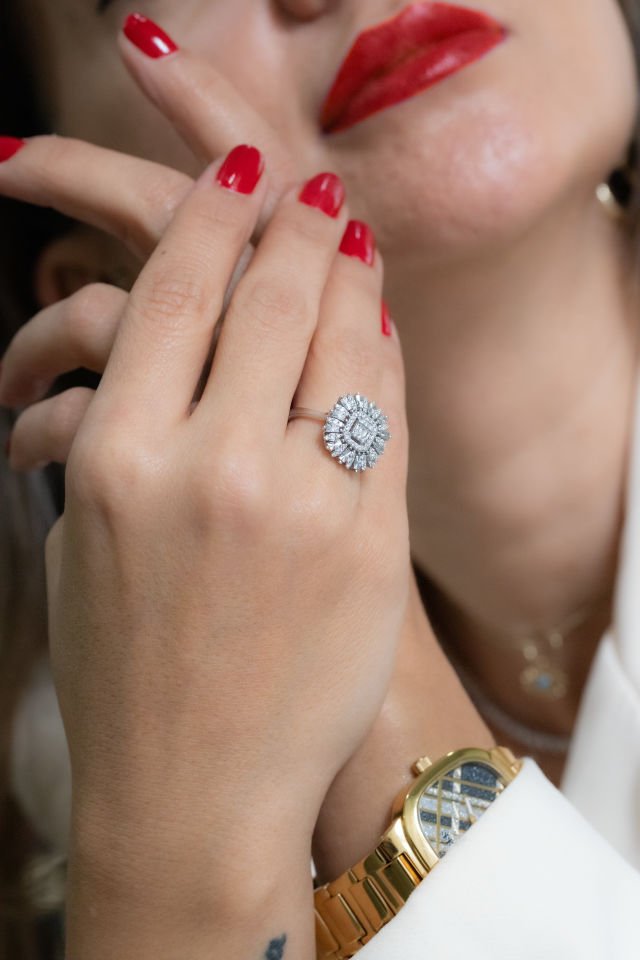 0.35 KARAT TASARIM PIRLANTA YÜZÜK