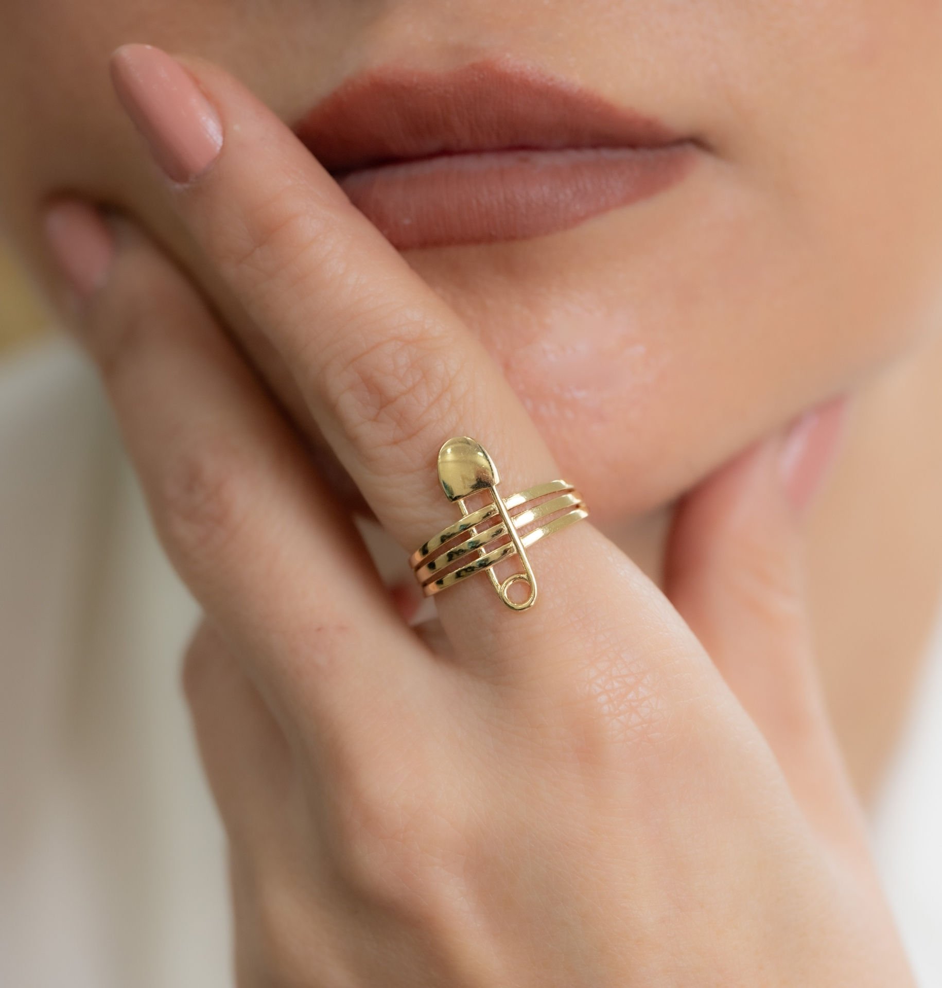 ÇENGELLİ İĞNE ALTIN YÜZÜK