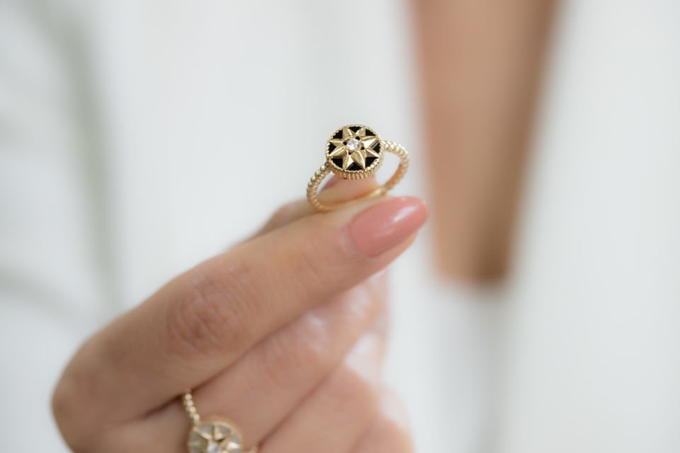 TAŞLI GÜNEŞ ALTIN YÜZÜK