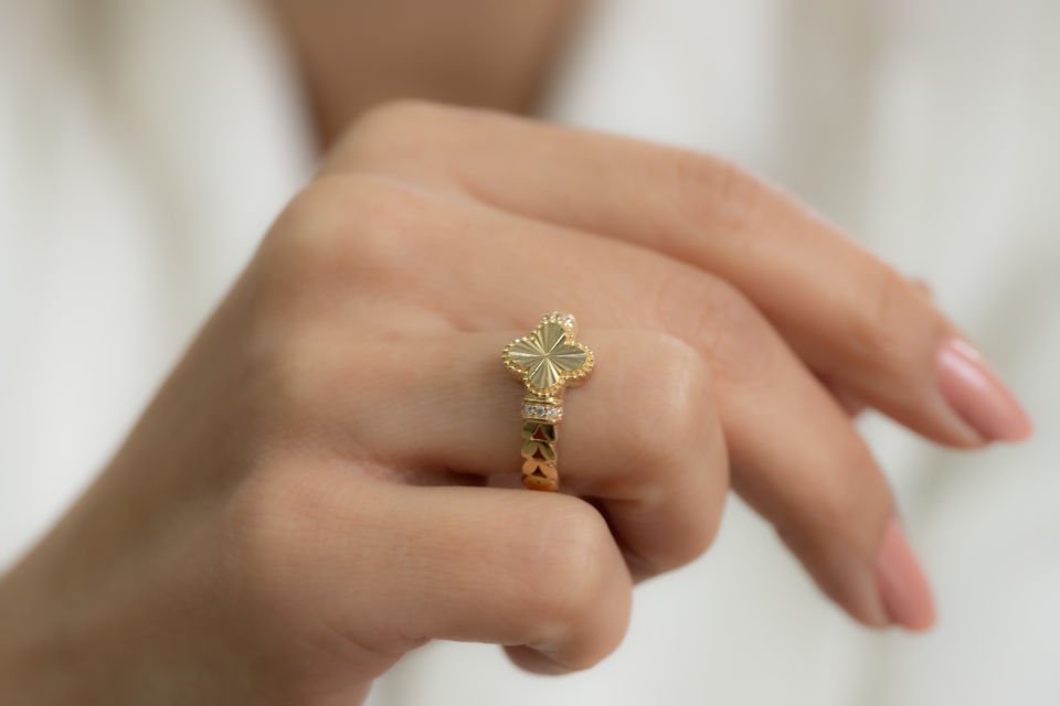 ÇİÇEK ALTIN YÜZÜK